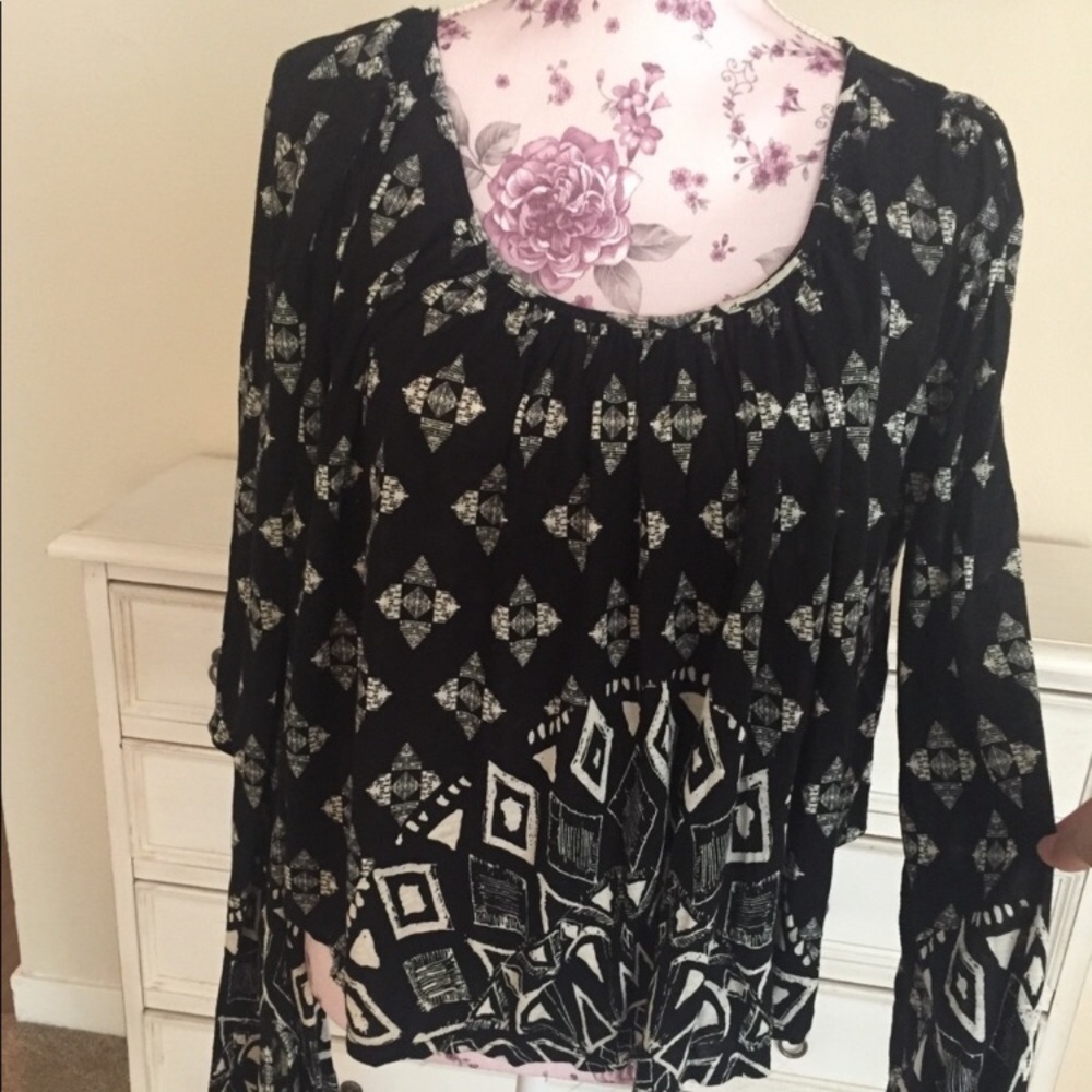 Free People Bundle! 1 Jean+ 2 shirts! - Picture 6 of 7